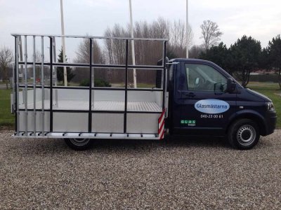 17-flatbedtruck-glassrack.JPG