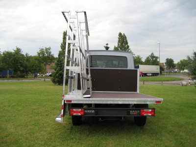 23-flatbedtruck-glassrack.JPG